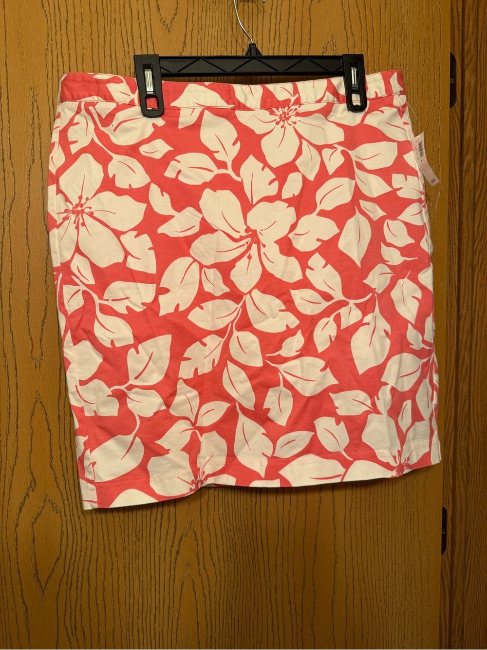 NWT size 14 Old Navy skirt in orange with white flowers